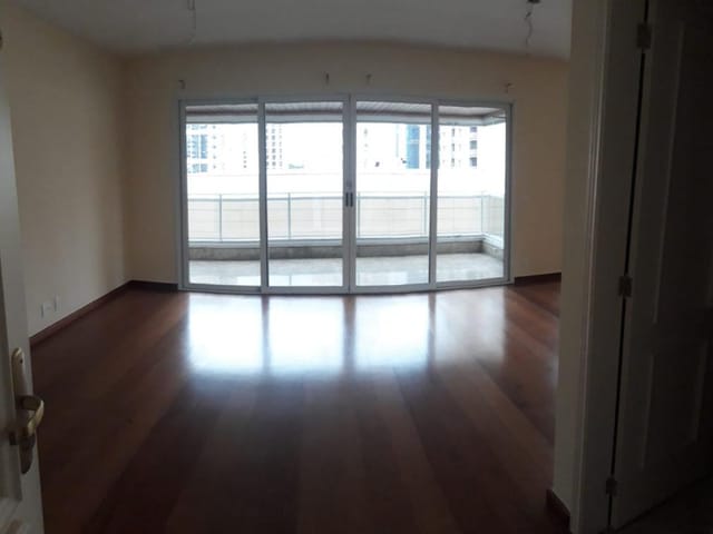 Apartamento com 360m² 4 quartos e 6 banheiros, para alugar, no bairro Itaim Bibi em São Paulo