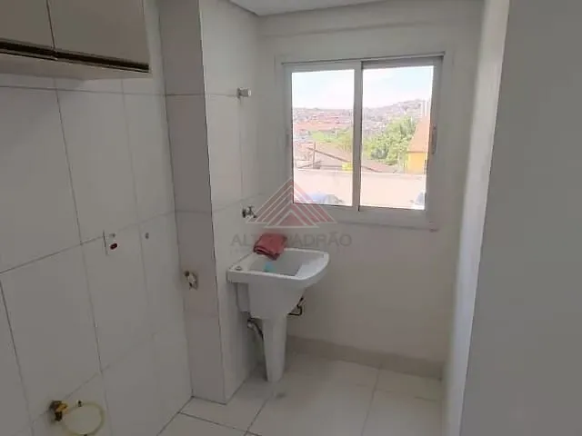 Apartamento com 76m² 3 quartos e 1 banheiro, para alugar, no bairro Vila Guarani em Mauá