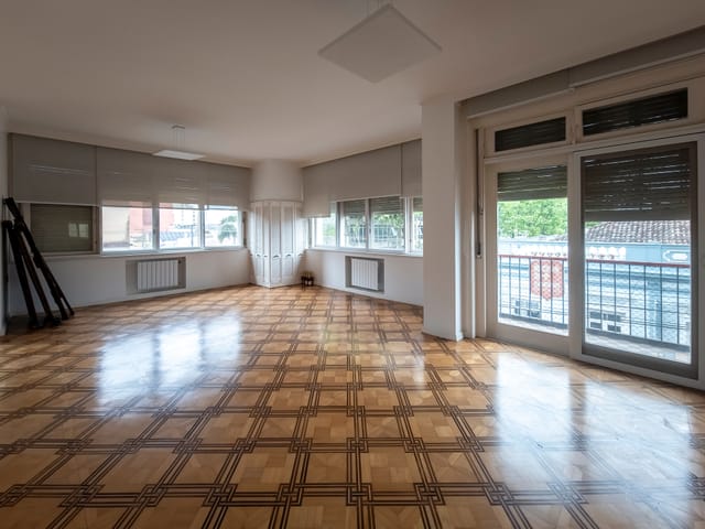 Apartamento com 440m² 3 quartos e 5 banheiros, à venda ou para alugar, no bairro Centro em Pelotas