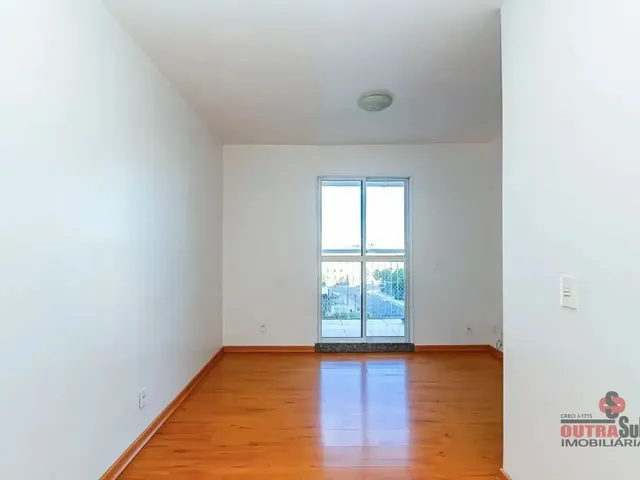 Apartamento 2 quartos e 2 banheiros, para alugar, no bairro Xaxim em Curitiba
