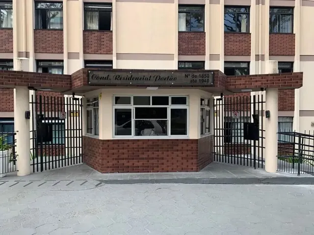Apartamento 3 quartos e 1 banheiro, para alugar, no bairro Portão em Curitiba