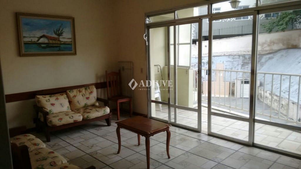 Apartamento à venda com 3 quartos, 77m² - Foto 1