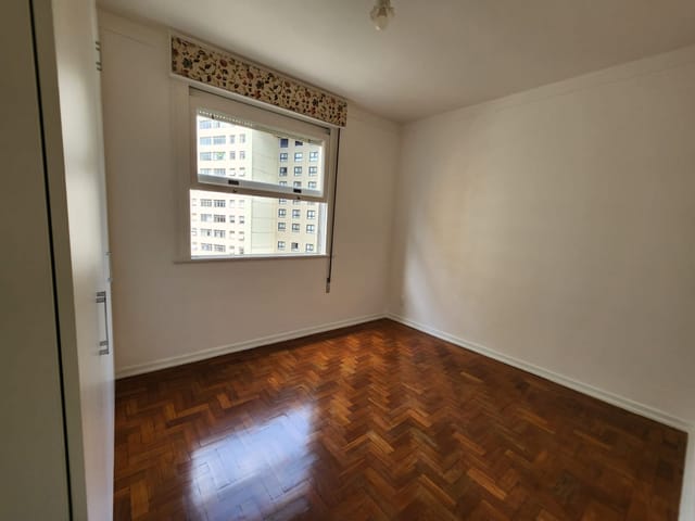 Apartamento 2 quartos e 1 banheiro, para alugar, no bairro Centro em Petrópolis