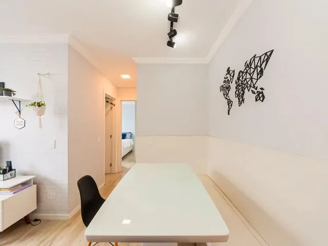 Apartamento 2 quartos e 1 banheiro, à venda, no bairro Santa Cândida em Curitiba