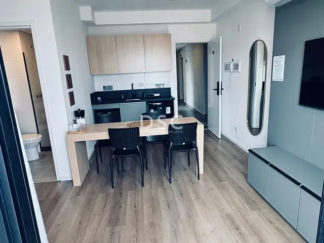 Apartamento 1 quarto e 1 banheiro, à venda, no bairro Centro em Curitiba