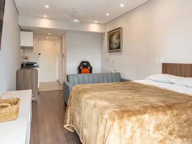 Apartamento 1 quarto e 1 banheiro, para alugar, no bairro Centro em Curitiba