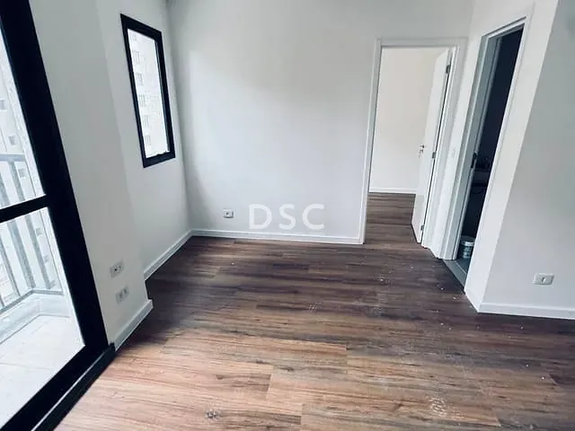Apartamento 1 quarto e 1 banheiro, à venda, no bairro Centro em Curitiba