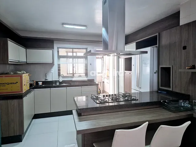 Apartamento com 244m² 3 quartos e 4 banheiros, à venda, no bairro Centro em Ponta Grossa