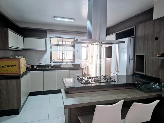 Apartamento com 244m² 3 quartos e 4 banheiros, à venda, no bairro Centro em Ponta Grossa