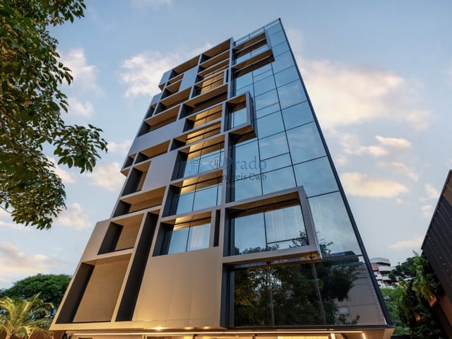 Apartamento 3 quartos e 4 banheiros, à venda, no bairro Centro Cívico em Curitiba