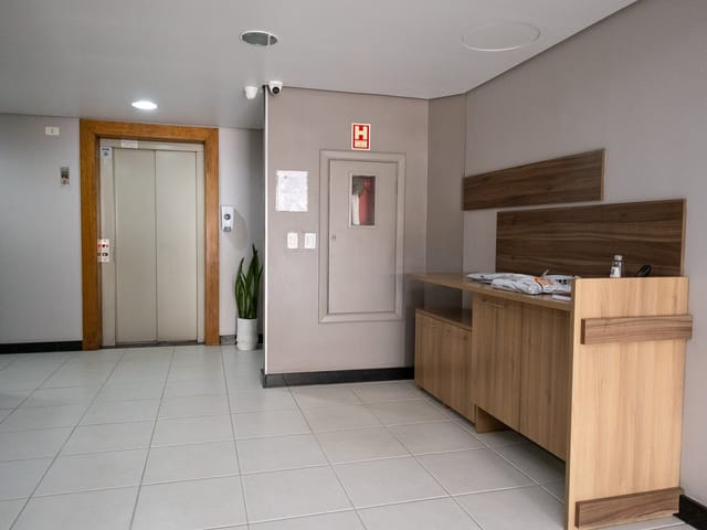 Foto do Apartamento - Apartamento semi-mobiliado à venda no Edifício Maria Herminia, Centro, Pelotas, RS, com 161 m², 2 dormitórios, 1 suíte, 3 salas e 1 vaga de garagem | UP Imóveis