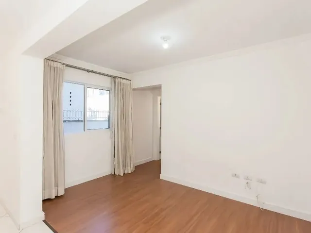 Apartamento 1 quarto e 1 banheiro, para alugar, no bairro Vila Izabel em Curitiba