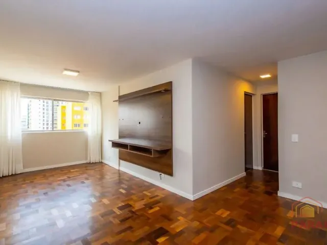 Apartamento 2 quartos e 1 banheiro, para alugar, no bairro Centro em Curitiba