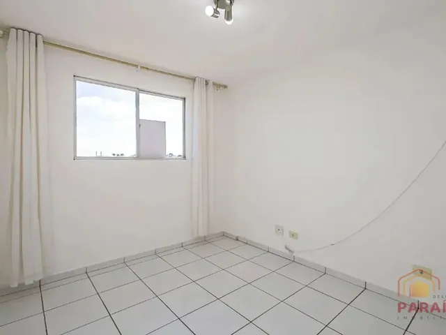 Apartamento 3 quartos e 1 banheiro, para alugar, no bairro Capão Raso em Curitiba