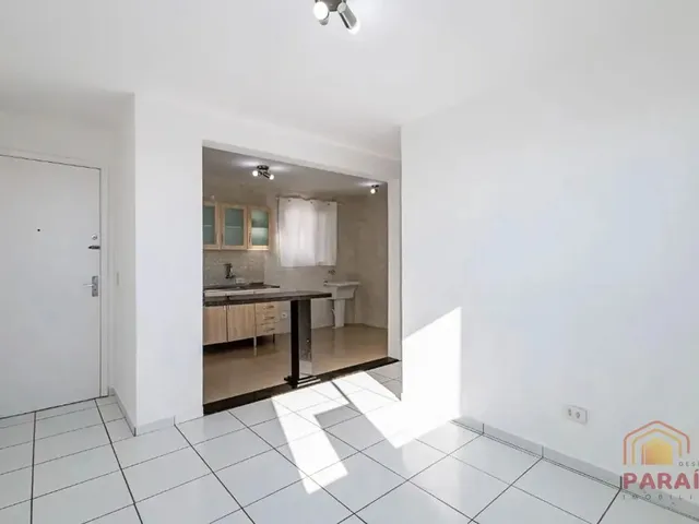 Apartamento 3 quartos e 1 banheiro, para alugar, no bairro Capão Raso em Curitiba