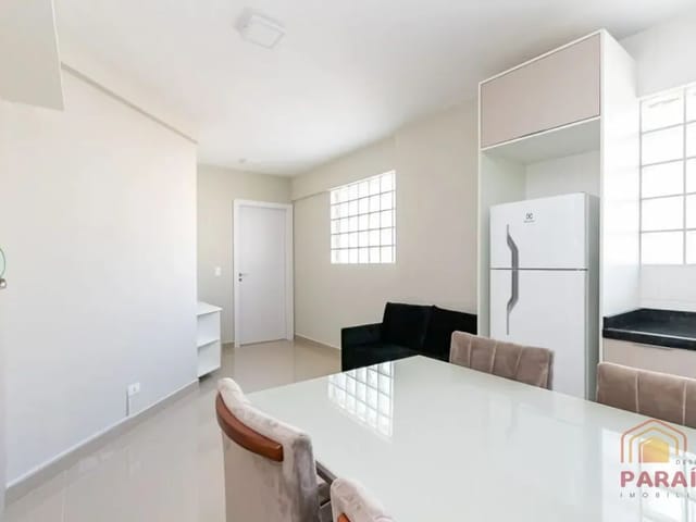 Apartamento 1 quarto e 1 banheiro, para alugar, no bairro Centro em Curitiba