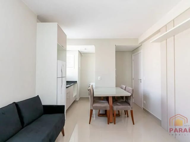 Apartamento 1 quarto e 1 banheiro, para alugar, no bairro Centro em Curitiba