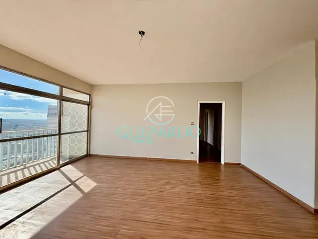 Apartamento 3 quartos e 3 banheiros, à venda, no bairro Centro em Londrina