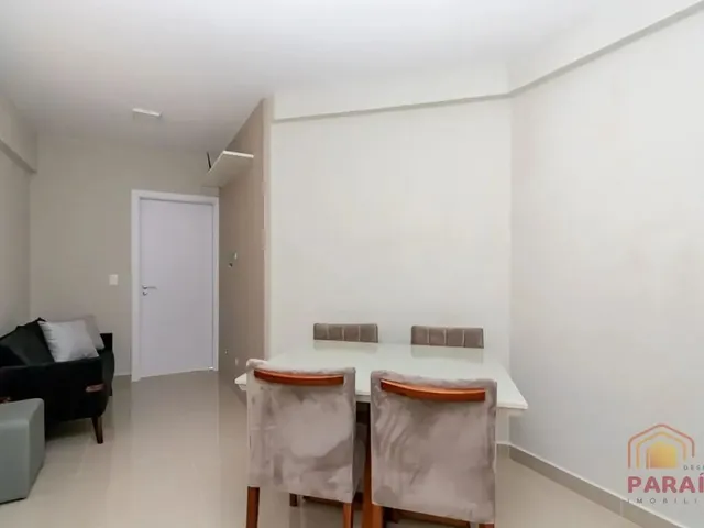 Apartamento 1 quarto e 1 banheiro, para alugar, no bairro Centro em Curitiba