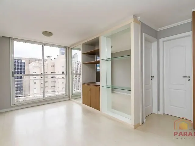 Apartamento 1 quarto e 1 banheiro, para alugar, no bairro Batel em Curitiba