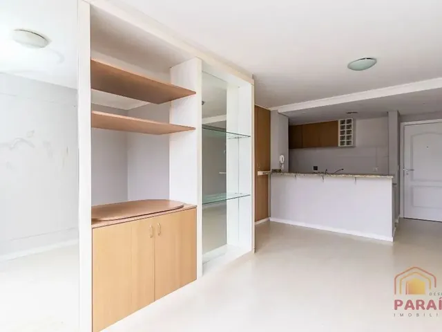 Apartamento 1 quarto e 1 banheiro, para alugar, no bairro Batel em Curitiba