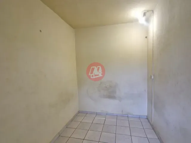 Apartamento 1 quarto e 1 banheiro, para alugar, no bairro Floresta em Porto Alegre