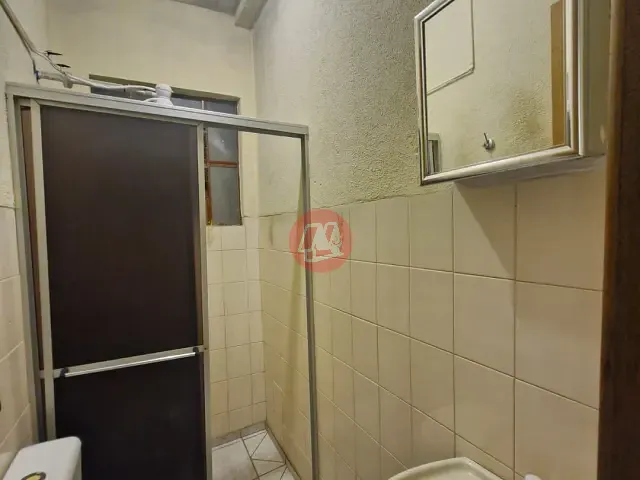 Apartamento 1 quarto e 1 banheiro, para alugar, no bairro Floresta em Porto Alegre