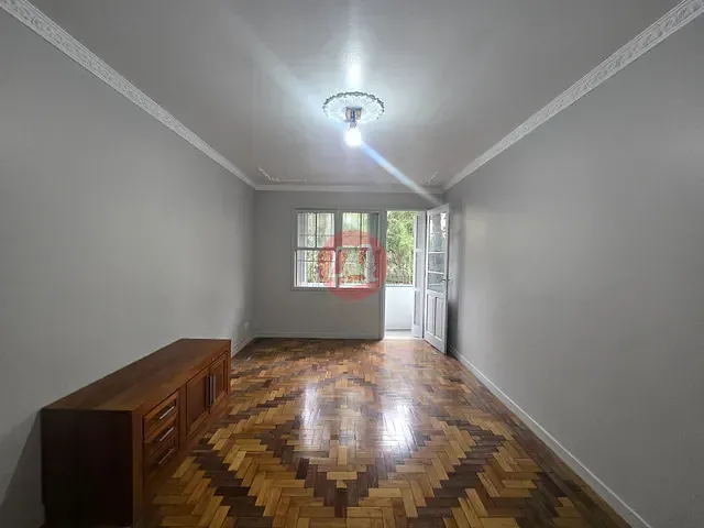 Apartamento com 112m² 3 quartos e 1 banheiro, à venda ou para alugar, no bairro Santana em Porto Alegre