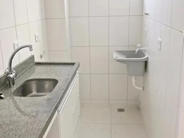 Apartamento 2 quartos e 1 banheiro, para alugar, no bairro Centro em Curitiba