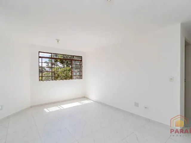 Apartamento 2 quartos e 1 banheiro, para alugar, no bairro Tingui em Curitiba
