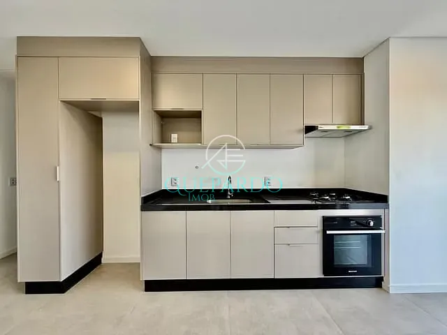Apartamento 3 quartos e 3 banheiros, para alugar, no bairro Gleba Fazenda Palhano em Londrina
