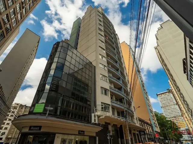 Apartamento 1 quarto e 1 banheiro, para alugar, no bairro Centro em Curitiba
