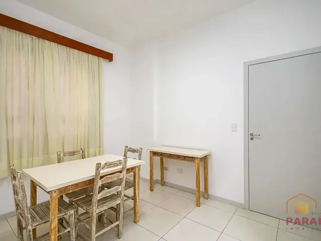 Apartamento 1 quarto e 1 banheiro, para alugar, no bairro Centro em Curitiba