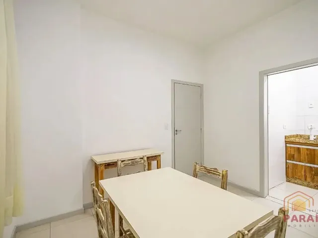 Apartamento 1 quarto e 1 banheiro, para alugar, no bairro Centro em Curitiba