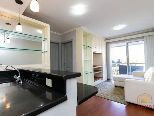 Apartamento 1 quarto e 1 banheiro, para alugar, no bairro Batel em Curitiba