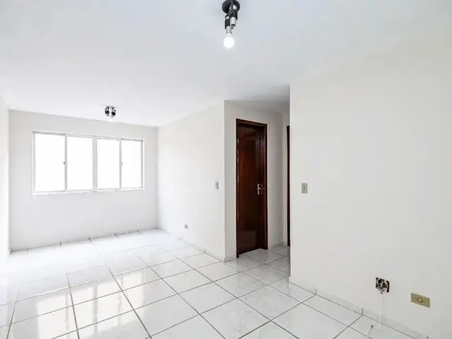 Apartamento 2 quartos e 2 banheiros, para alugar, no bairro Jardim Social em Curitiba