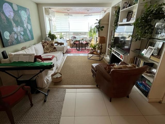 Apartamento 3 quartos e 1 banheiro, à venda, no bairro Coronel Veiga em Petrópolis