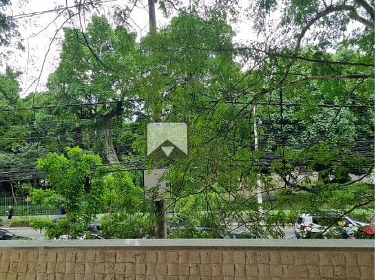 Apartamento à venda com 3 quartos, 95m² - Foto 2