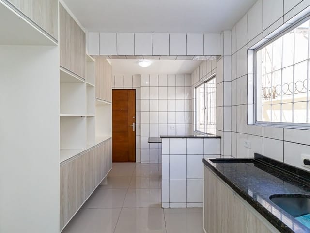 Apartamento 4 quartos e 3 banheiros, para alugar, no bairro Juvevê em Curitiba