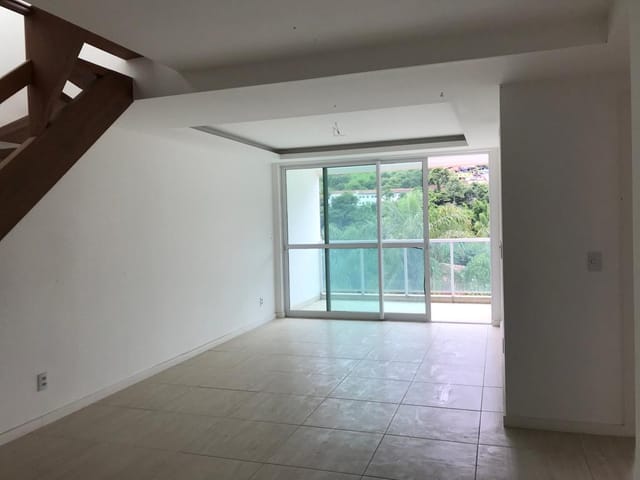Apartamento 3 quartos e 2 banheiros, à venda, no bairro Corrêas em Petrópolis