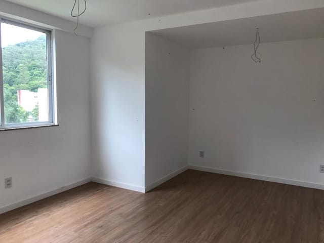 Apartamento 3 quartos e 2 banheiros, à venda, no bairro Corrêas em Petrópolis