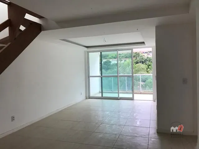 Apartamento 3 quartos e 2 banheiros, à venda, no bairro Corrêas em Petrópolis