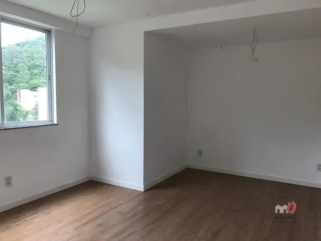 Apartamento 3 quartos e 2 banheiros, à venda, no bairro Corrêas em Petrópolis