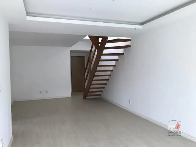 Apartamento 3 quartos e 2 banheiros, à venda, no bairro Corrêas em Petrópolis