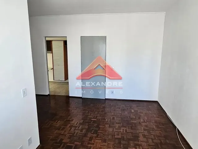 Apartamento com 10m² 2 quartos e 1 banheiro, para alugar, no bairro Vila Industrial em São José Dos Campos