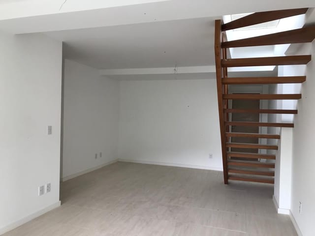 Apartamento 3 quartos e 2 banheiros, à venda, no bairro Corrêas em Petrópolis