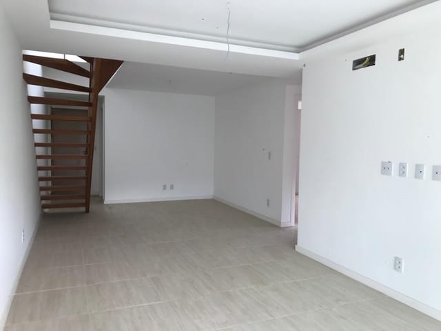 Apartamento 3 quartos e 2 banheiros, à venda, no bairro Corrêas em Petrópolis