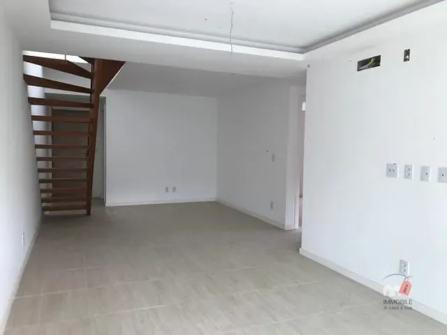 Apartamento 3 quartos e 2 banheiros, à venda, no bairro Corrêas em Petrópolis