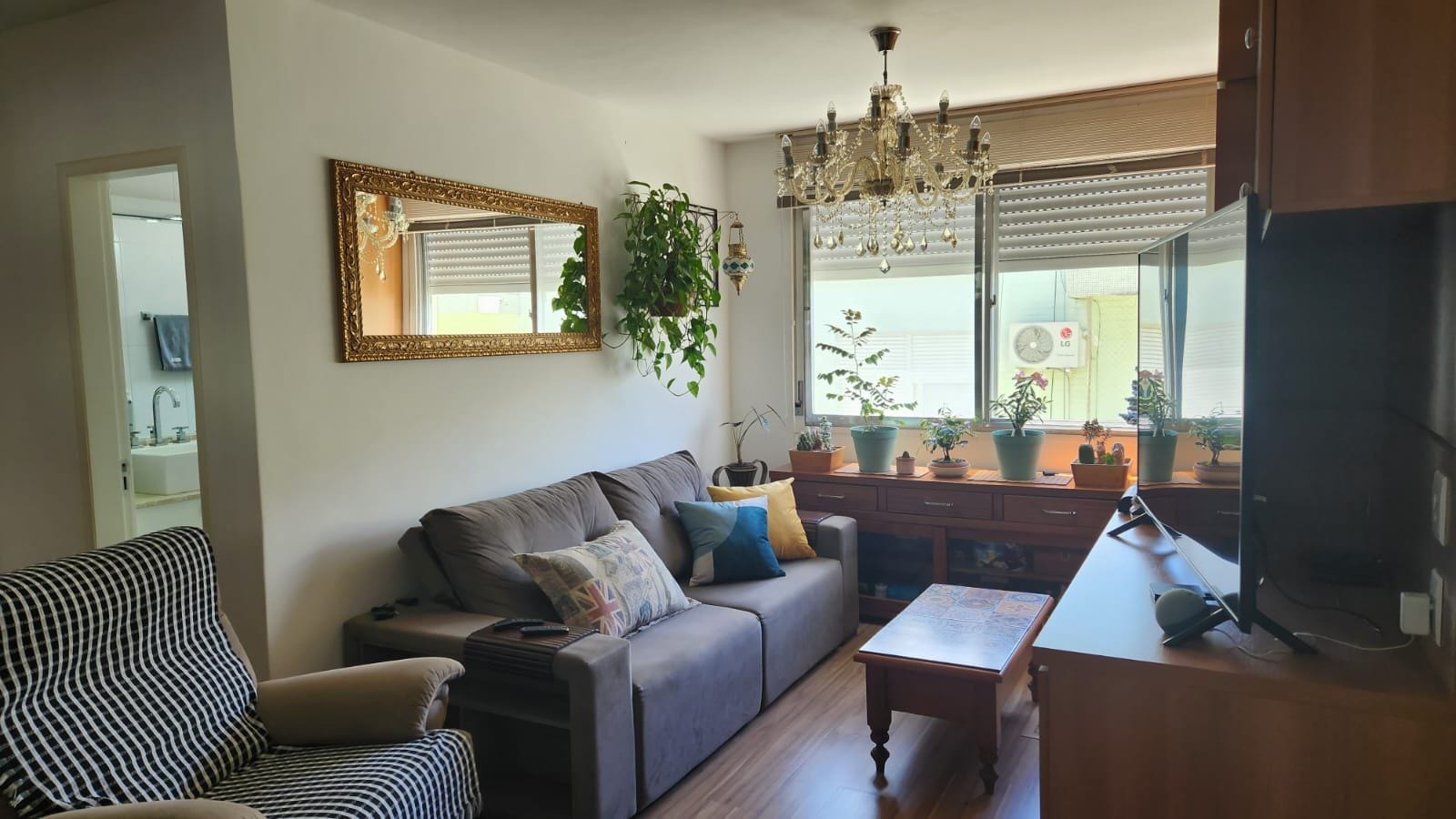 Apartamento à venda no Edifício Saint Martin, Centro, Pelotas, RS, 80 m², 1 dormitório, 1 vaga, aceita pets, armários planejados, elevador e portaria 24h