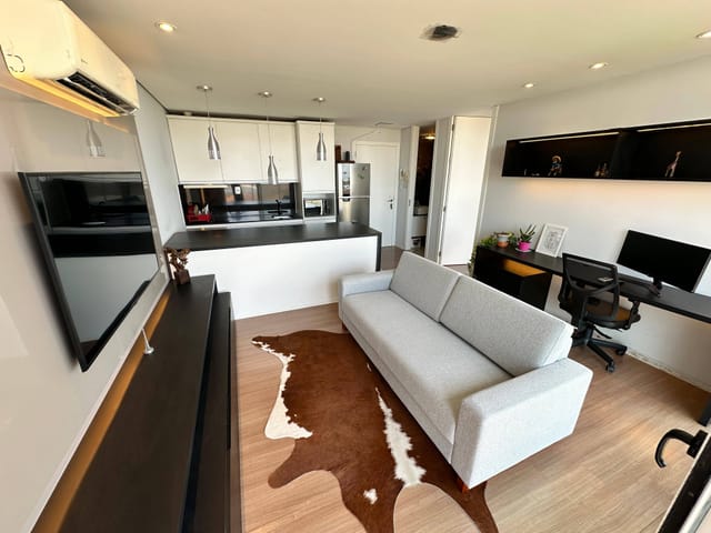 Foto do Apartamento - Apartamento mobiliado à venda no Studio Residence, Centro, Pelotas, RS, 48 m², 1 dormitório, 1 vaga, posição solar leste, aceita pets, andar alto | UP Imóveis